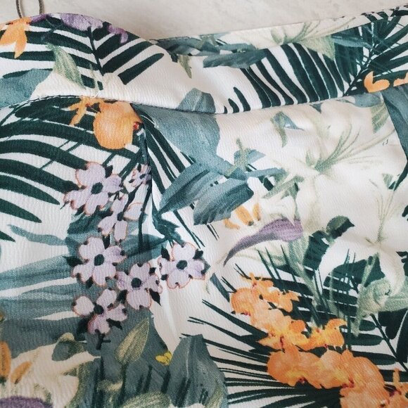 Carolina Belle Shorts Size 12 Floral Tropical Pleated Side Zip Flowy Lightweight - Picture 10 of 13